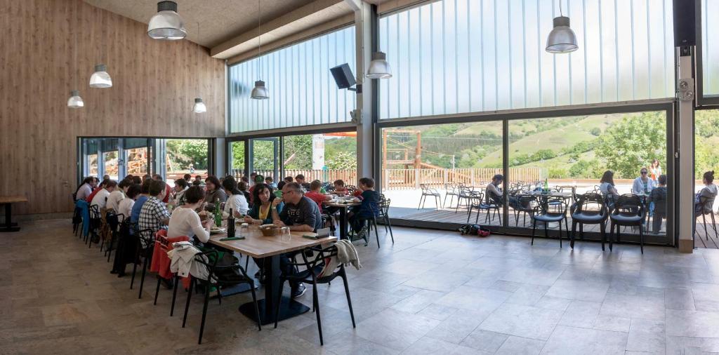 Restaurace v ubytování Palacio de Yrisarri by IrriSarri Land
