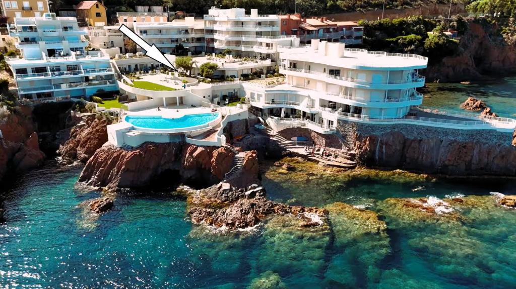Cap Nérée, Fleur de Sel 55m2, 2 chambres, terrasse, jardin, pieds dans l'eau, 4 pers