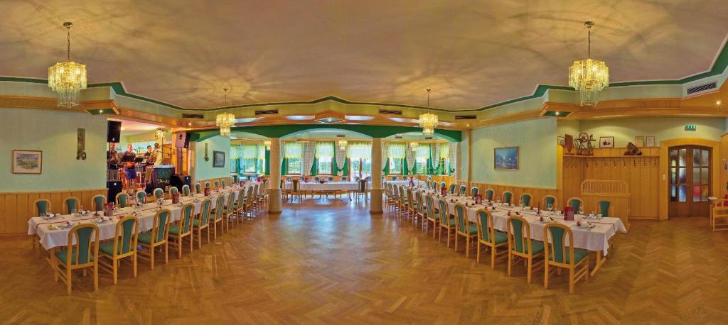 Restaurace v ubytování Gästezimmer Buchegger