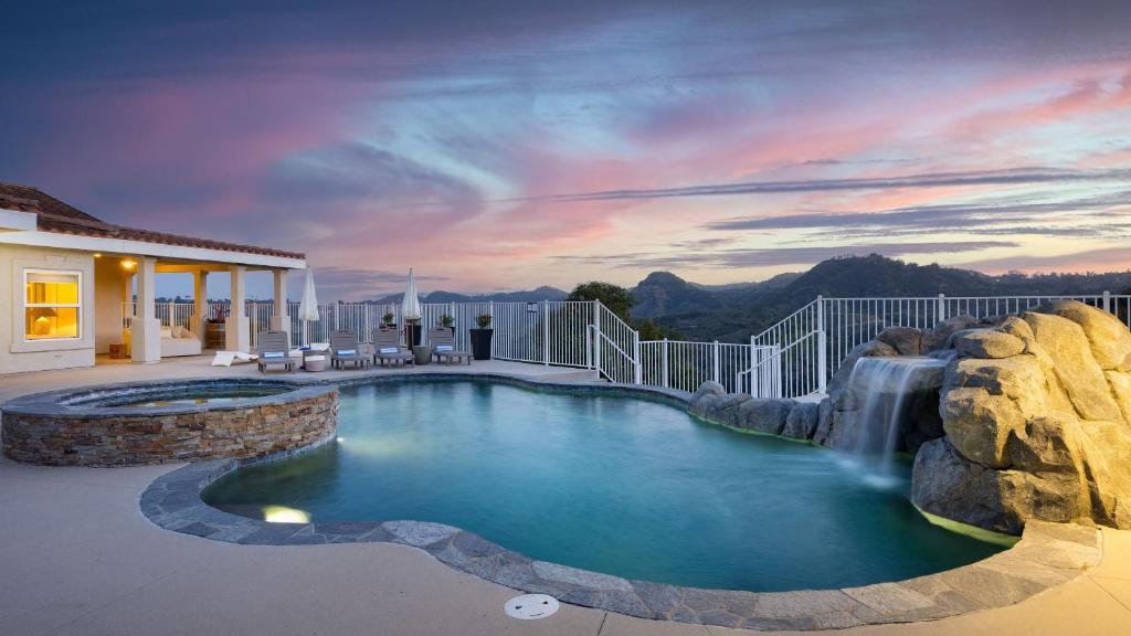 En generel udsigt til bjerge eller udsigt til bjerge taget fra feriehuset