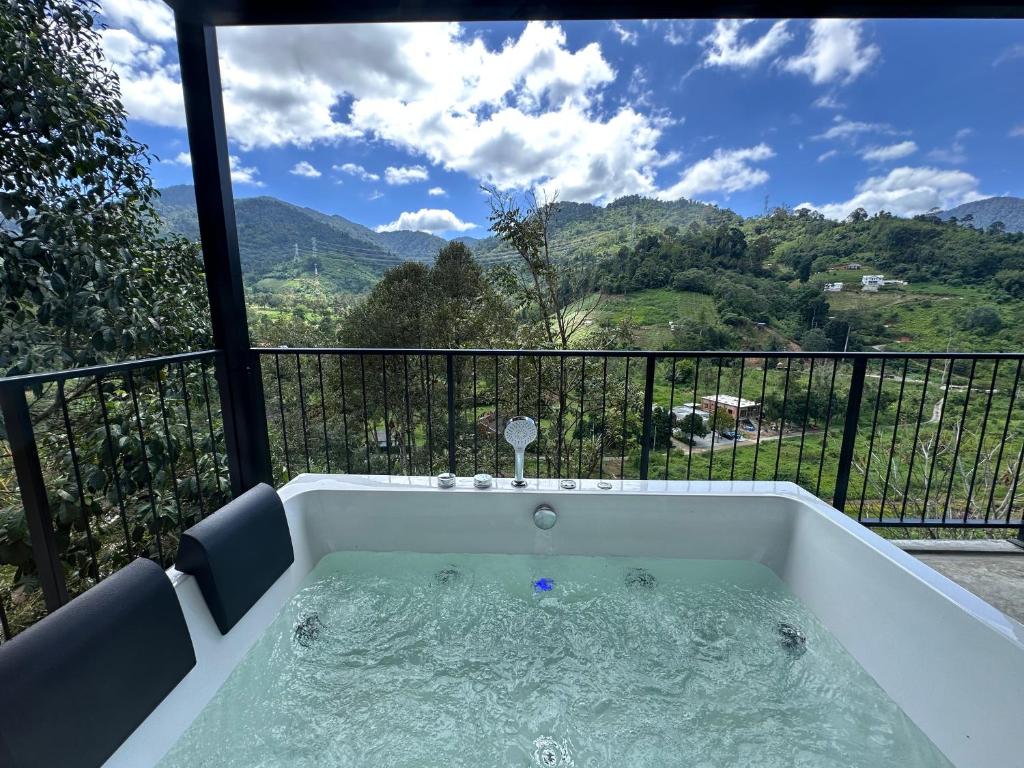 LEKIR by D Manggis Private Jacuzzi Villa, Mount Nuang View Janda Baik