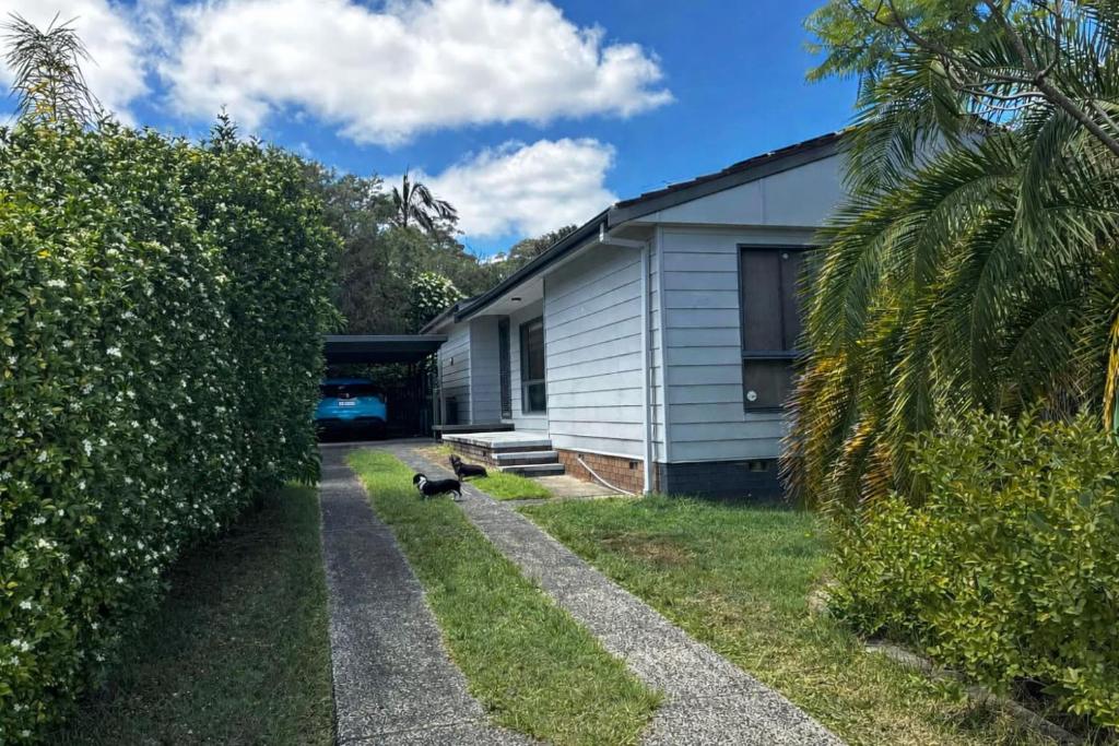 Gallery image of Homestead in Mannering Park in Mannering Park