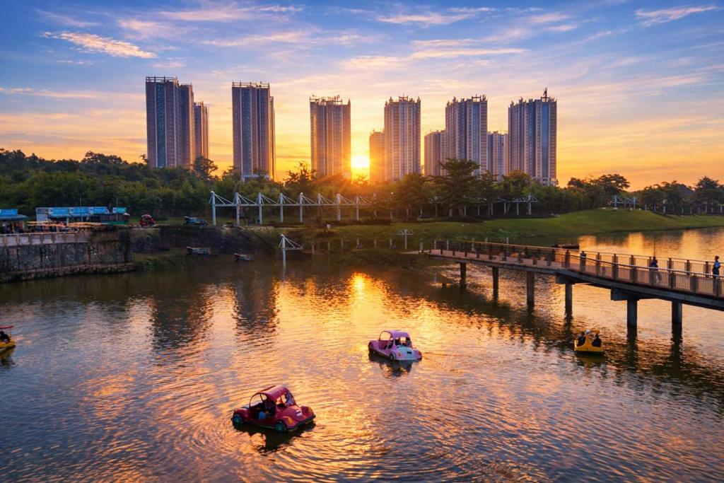 Udsigt til en flod der løber i nærheden af lejligheden