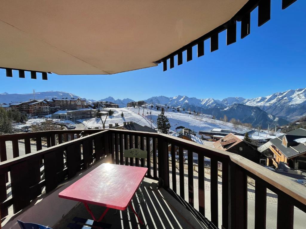 En generel udsigt til bjerge eller udsigt til bjerge taget fra lejligheden