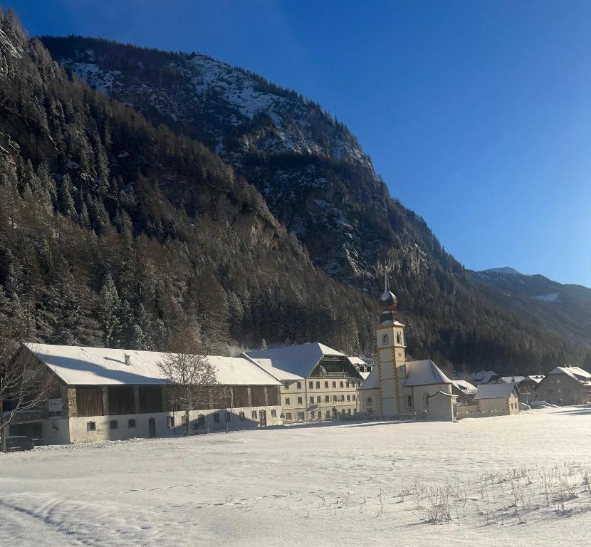 O vedere generală la munți sau o vedere la munte luată de la acest hotel
