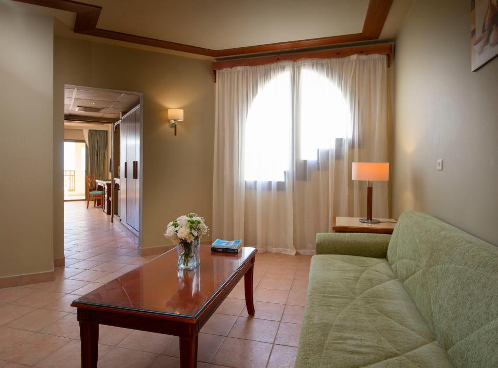 Charmillion Club Resort - 14