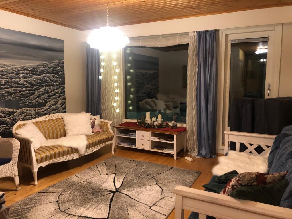 Zona d'estar a Arctic Circle Apartment