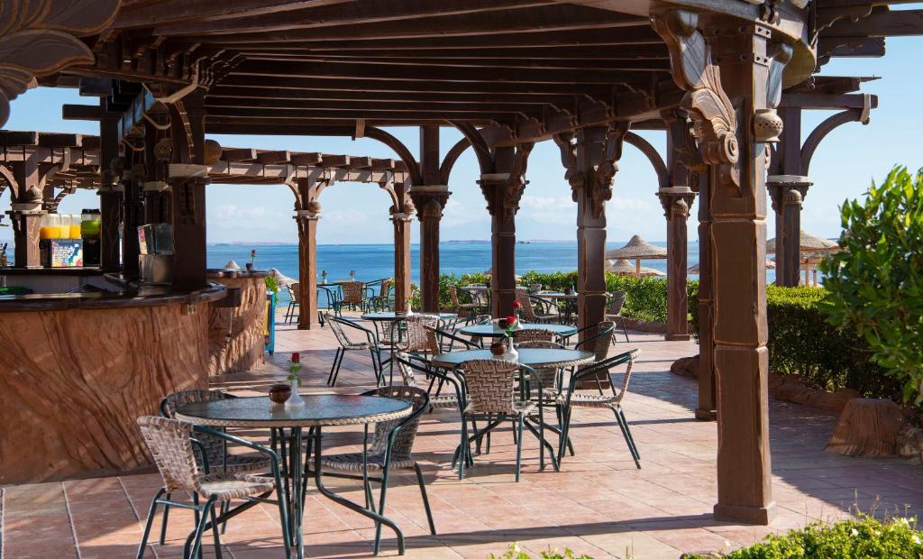 Charmillion Gardens Aquapark - 18