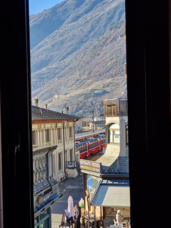 Bernina Station Suite - 30 Steps to the Red Train - 17