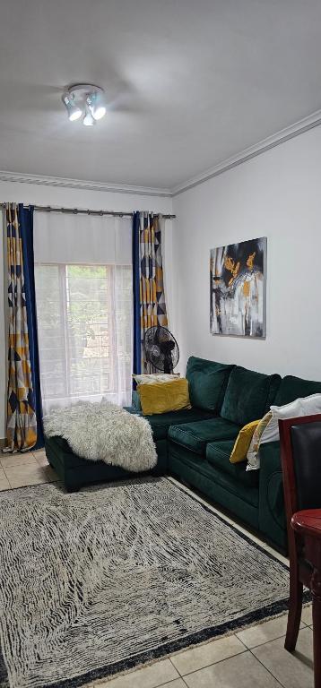 Sanctuary Aparthotel-AC-Garden- Solar-Wi-Fi -Firepit-Park-Carport - Housity