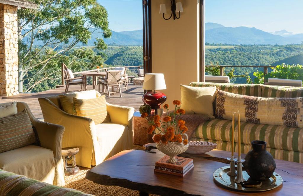 En generel udsigt til bjerge eller udsigt til bjerge taget fra lodgen