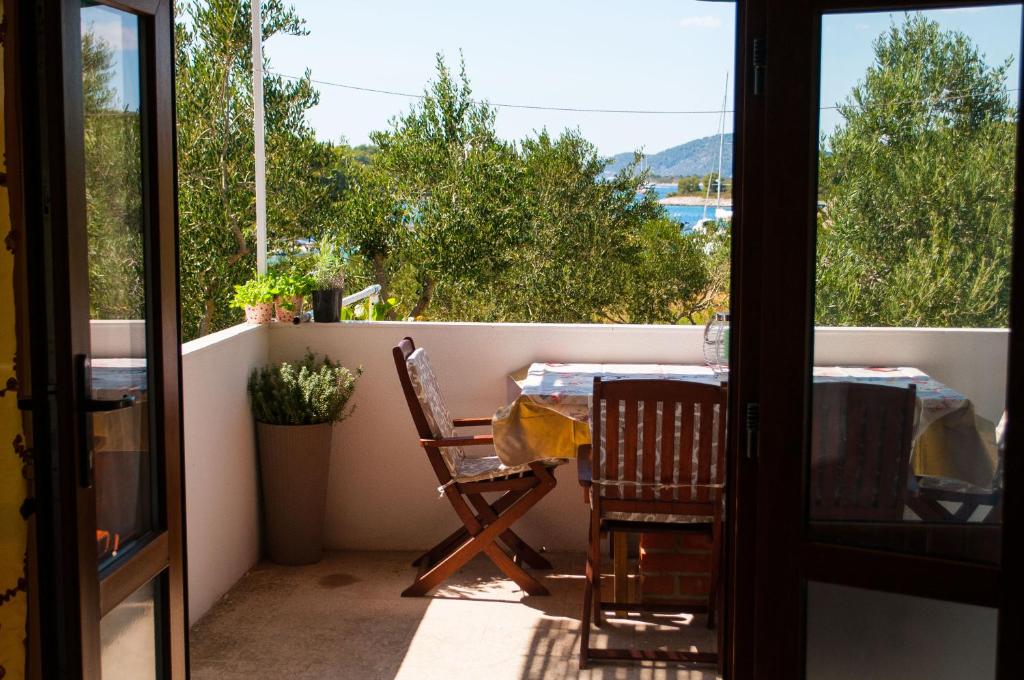תמונה מהגלריה של Hvar-Pakleni islands- isolated Robinson House Moj Mir בחוואר