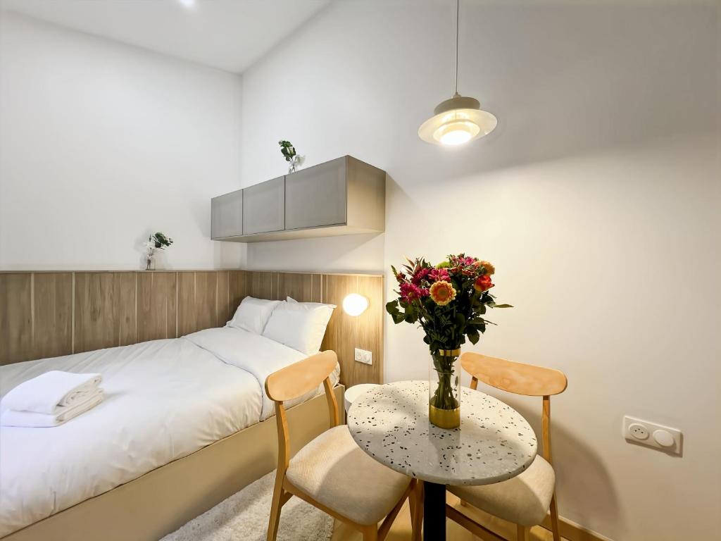 Paris Studio in Montmartre Area near Metro & Shops