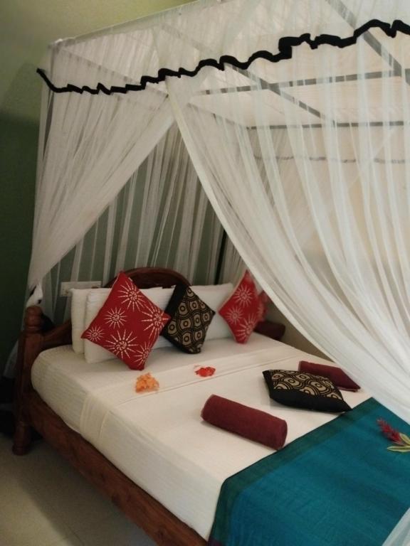 Green Bamboo House - 19