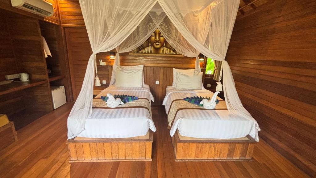 Gedong Nusa Huts - 2