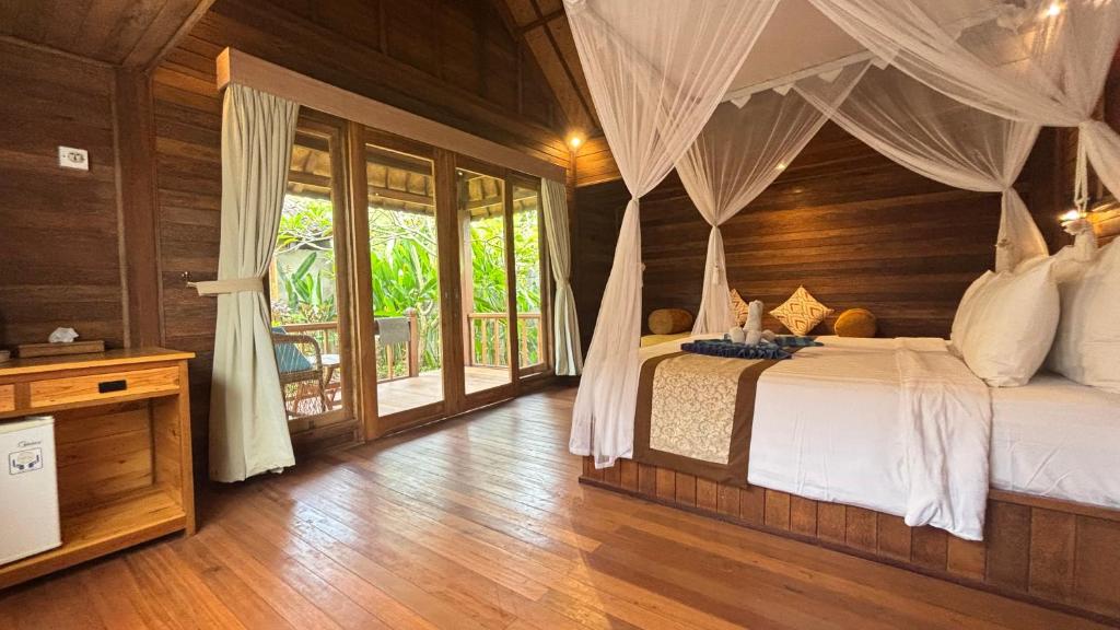 Gedong Nusa Huts - 9