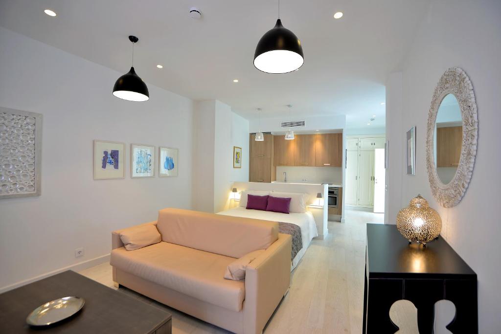 Posezení v ubytování El Armador Casa Palacio by Luxury Suites Cádiz