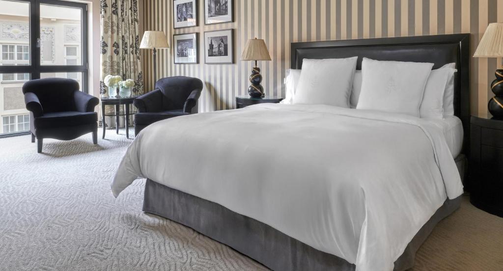 Four Seasons Hotel Prague - 10