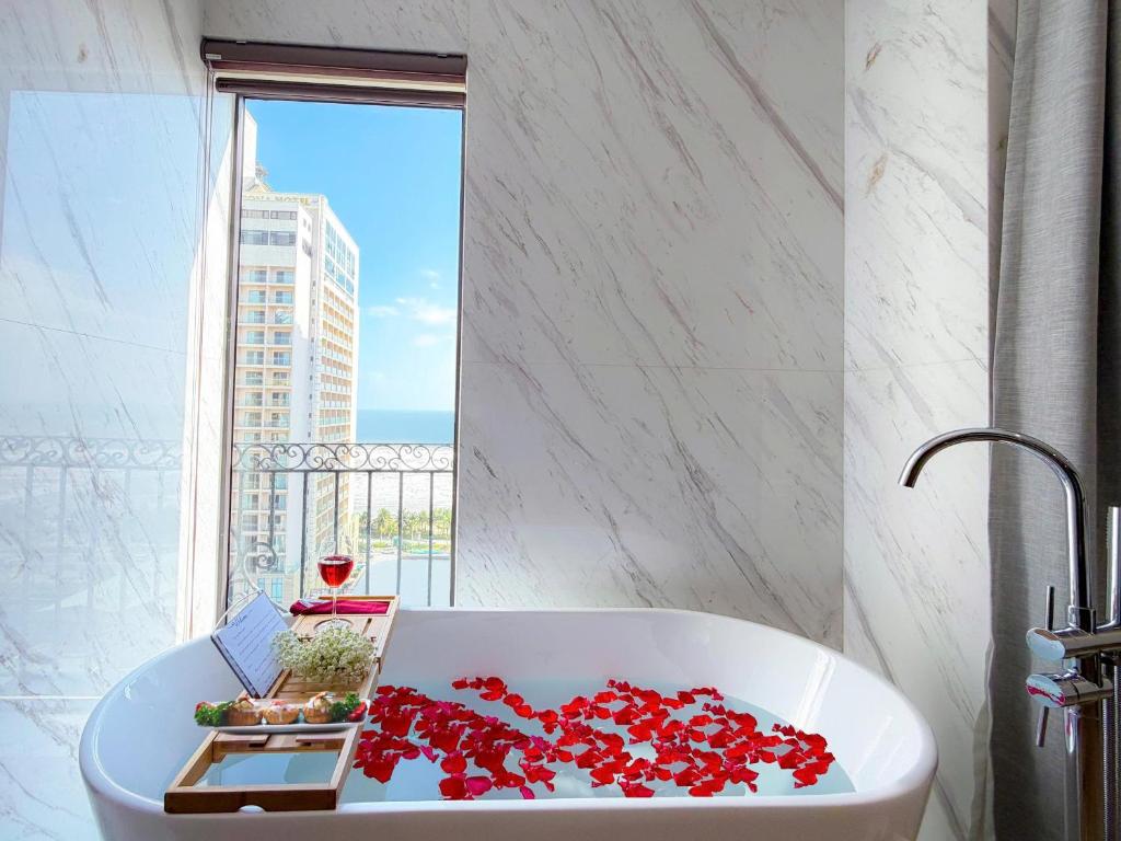 Special Offer - King Room with Sea View