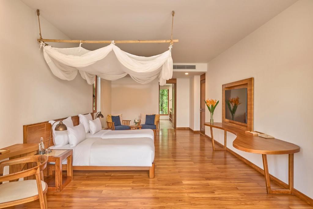Lagoon Three Bedroom Pool Villa
