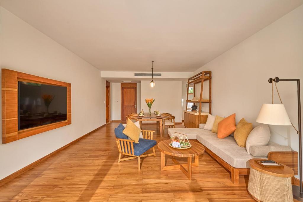 Lagoon Three Bedroom Pool Villa