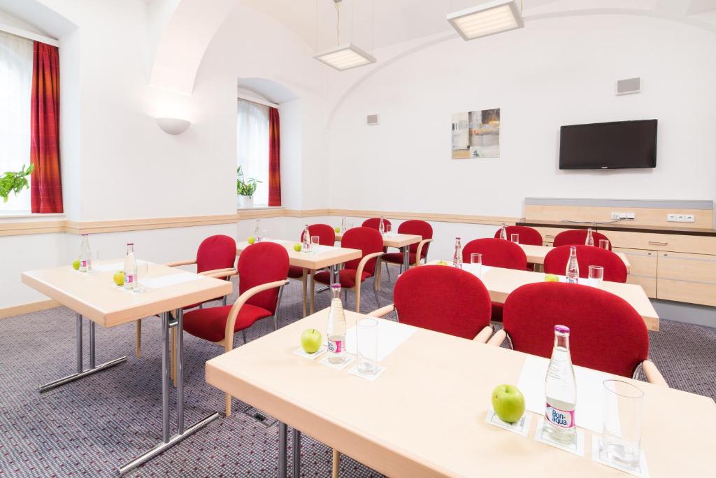 Telewizja i/lub zestaw kina domowego w obiekcie Exe City Park Hotel