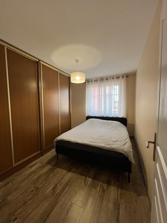 Bright F4 apartment close to everything – photo 2