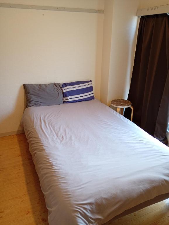 Two beds apt with Laundry close to Shinsaibashi