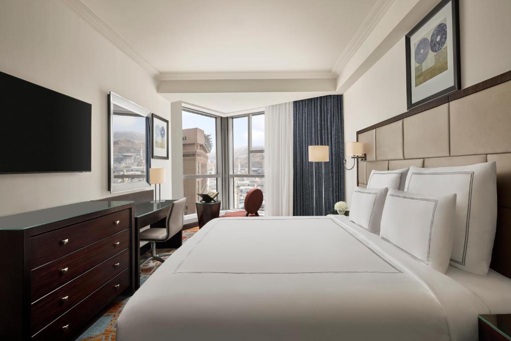 غرفة كلاسيكية مع بإطلالة جزئية KING BED HARAM VIEW