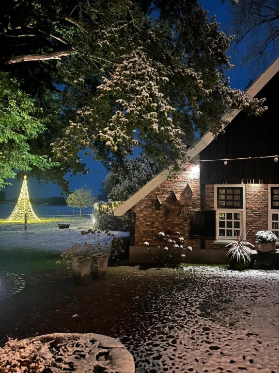 Tòa nhà nơi nhà nghỉ dưỡng tọa lạc