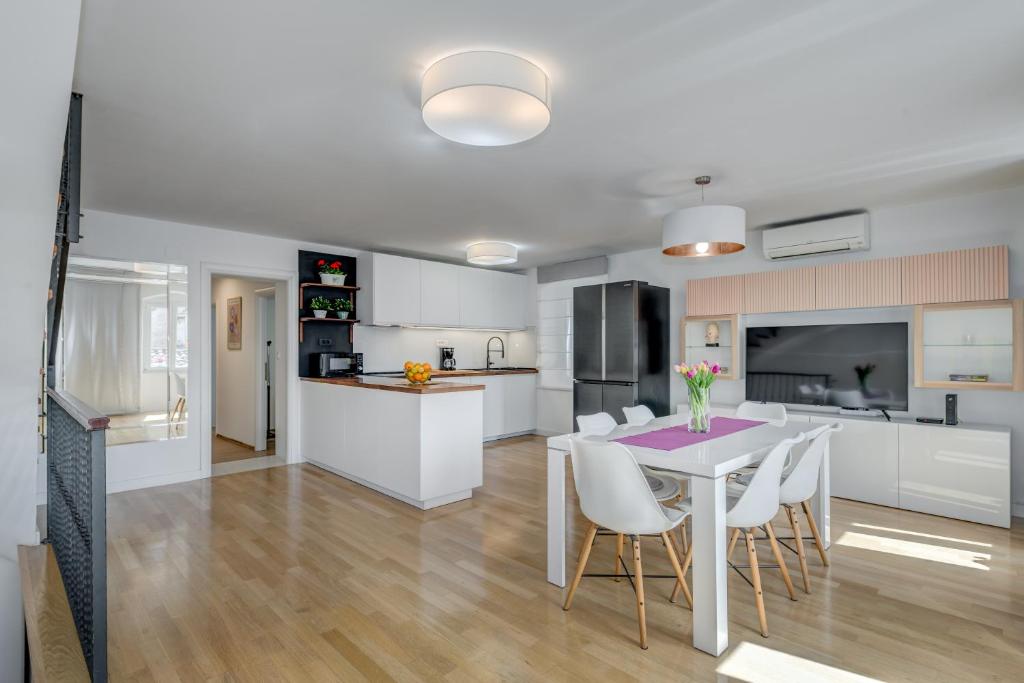 Heritage Carollini Two Floor Apartment