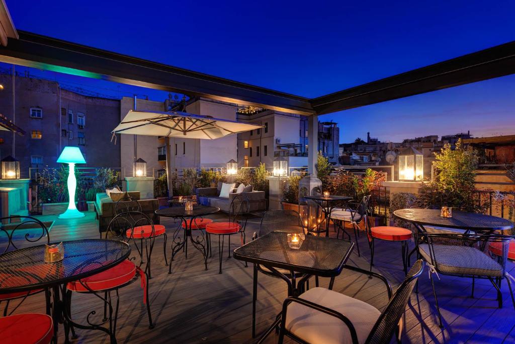 En restaurant eller et andet spisested på Dharma Boutique Hotel & SPA