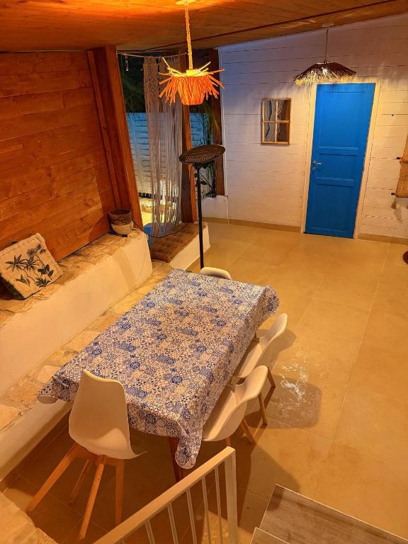 OIKOS Guesthouse & Rooftop