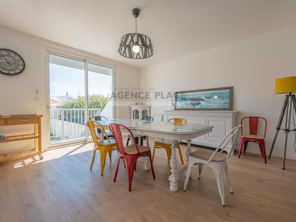 Maison 3 chambres avec jardin et parking à La Chaume, proche plages et commerces
