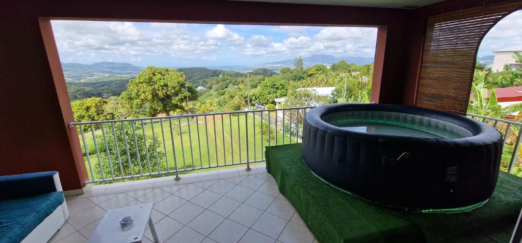 En generel udsigt til bjerge eller udsigt til bjerge taget fra lejligheden