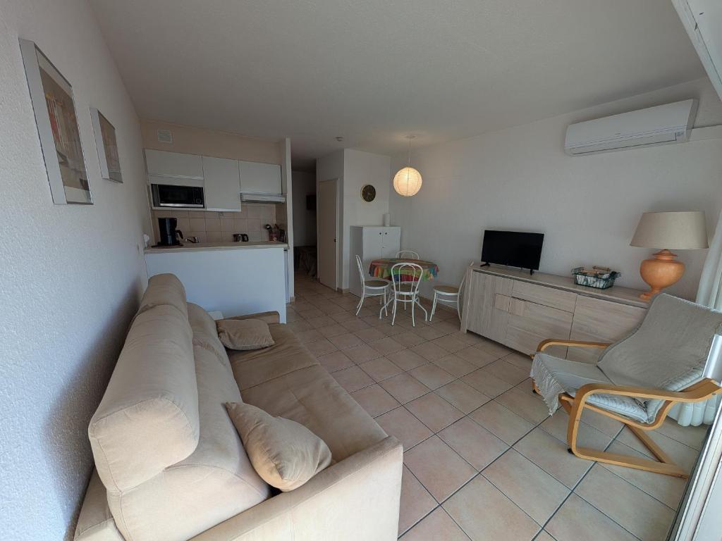 Studio climatisé pour 2/3 - Proche plage et commerces - WiFi inclus
