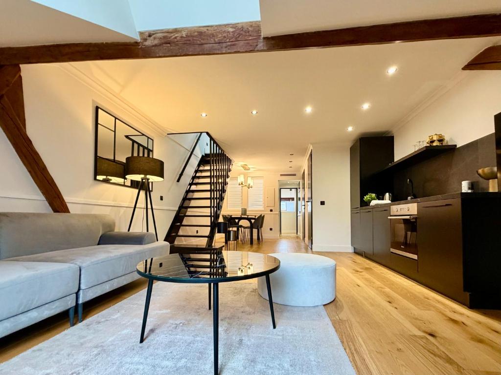 Køkken eller tekøkken på ALFRED SUITES - Appart-Hôtel - Dijon - Centre Historique