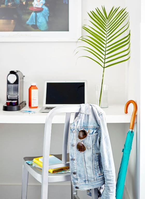 The Burrard - Resim 39