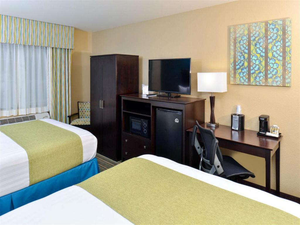 Best Western Long Beach Inn photo