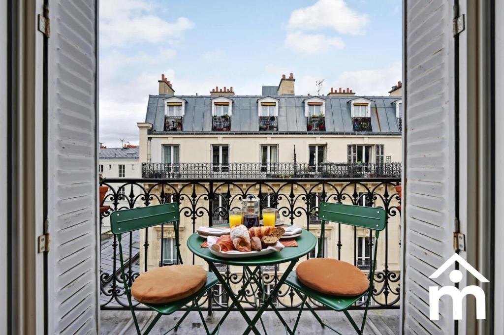 Marais 2B with Balcony by Melvane Luxury