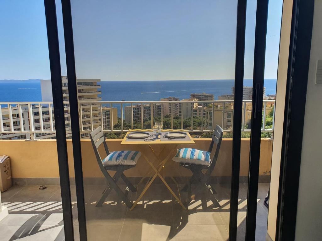 Le Balcon des Sanguinaires - studio cosy avec vue sur le Golfe d'Ajaccio et les Îles Sanguinaires