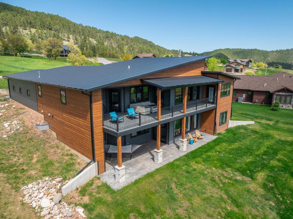 an overhead view of a house with a roof at The 19th Hole in Sturgis