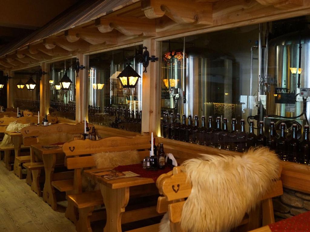 Lounge alebo bar v ubytovaní Pokoje Zamoyskiego - WATRA