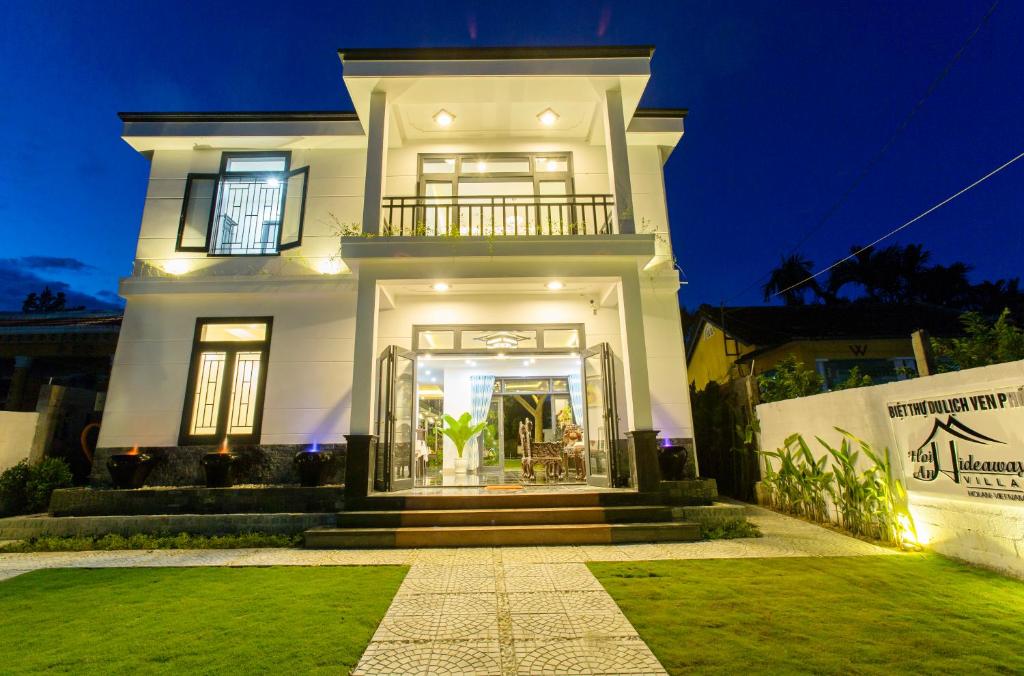 Jardín al aire libre en Hoi An Hideaway Villa