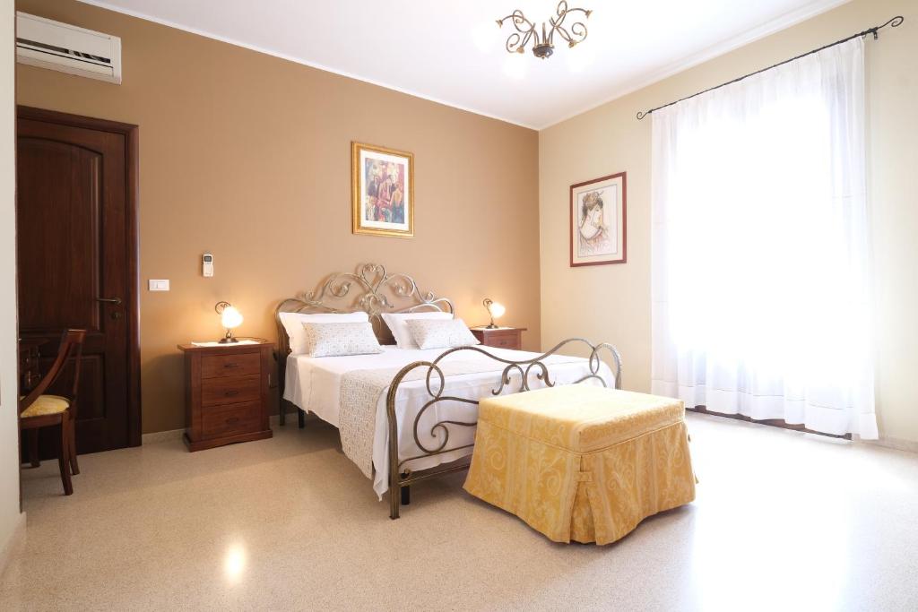 B&B BorgoSolare - Large Triple Room With Balcony