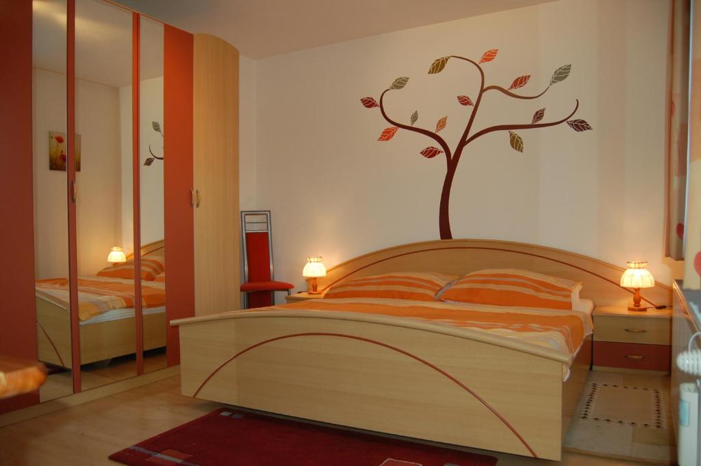 Postel nebo postele na pokoji v ubytování Ferienwohnung Leeb