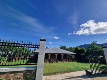 A general mountain view or a mountain view taken from the holiday home