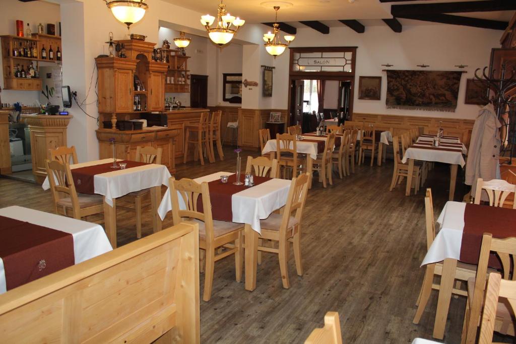 Restaurace v ubytování Hotel Encian
