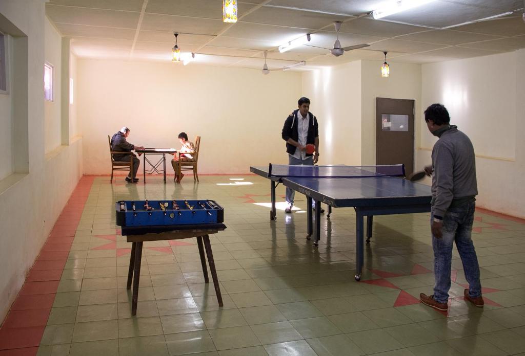 Stolní tenis v ubytování Hotel Malas nebo okolí