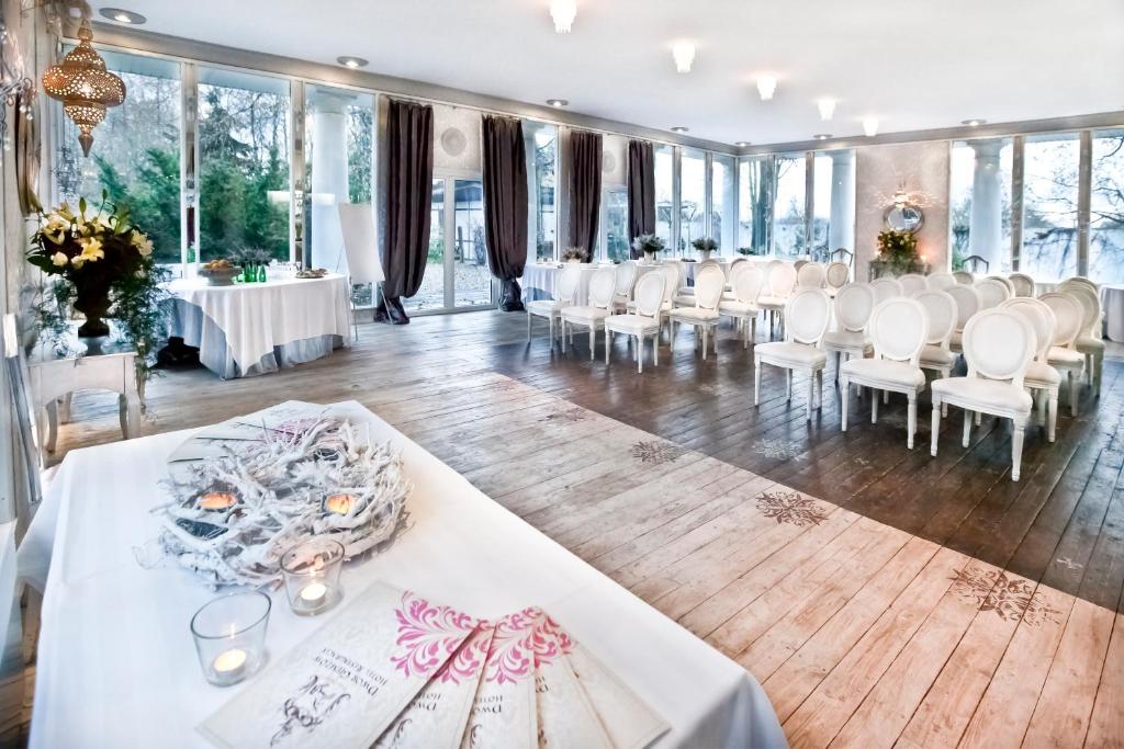 Dwór Giemzów Hotel - Autostrada A1 - Resim 6